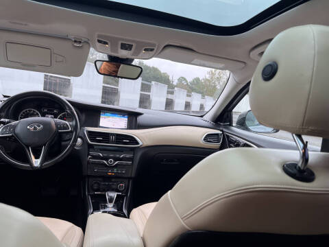 2018 Infiniti QX30 Premium