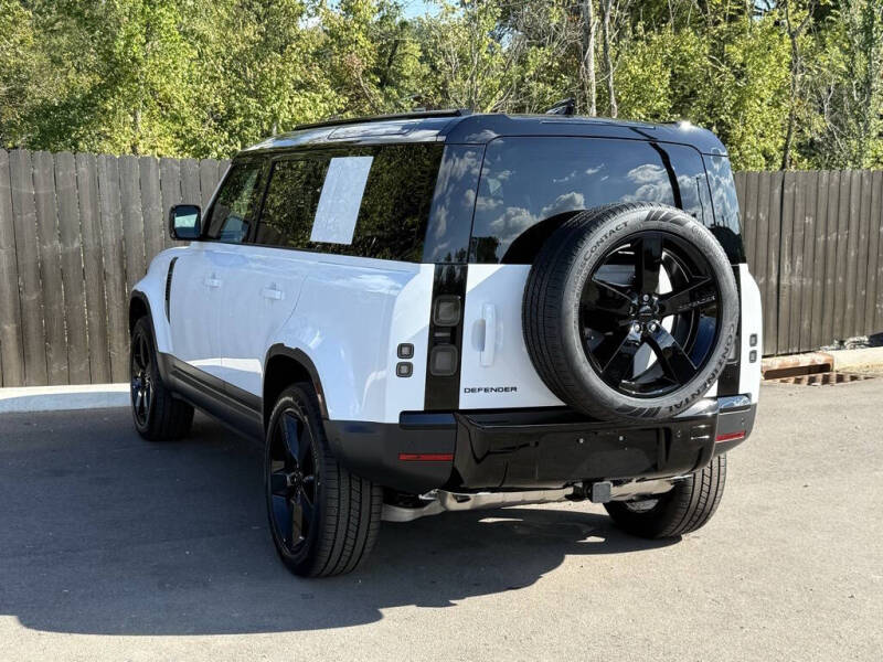 2026 Land Rover Defender 110 P300 S