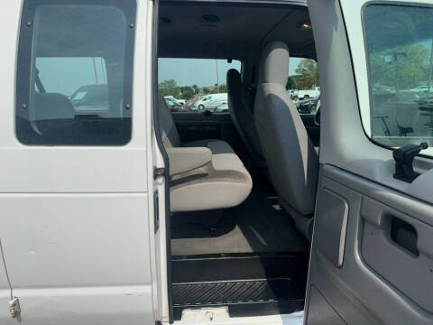 2010 Ford E-Series E-350 SD XLT