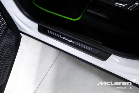 2023 Lamborghini Urus Performante