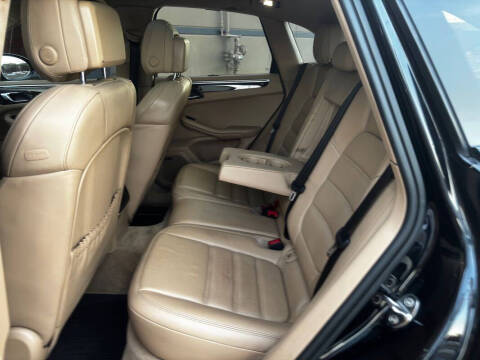 2015 Porsche Macan Turbo