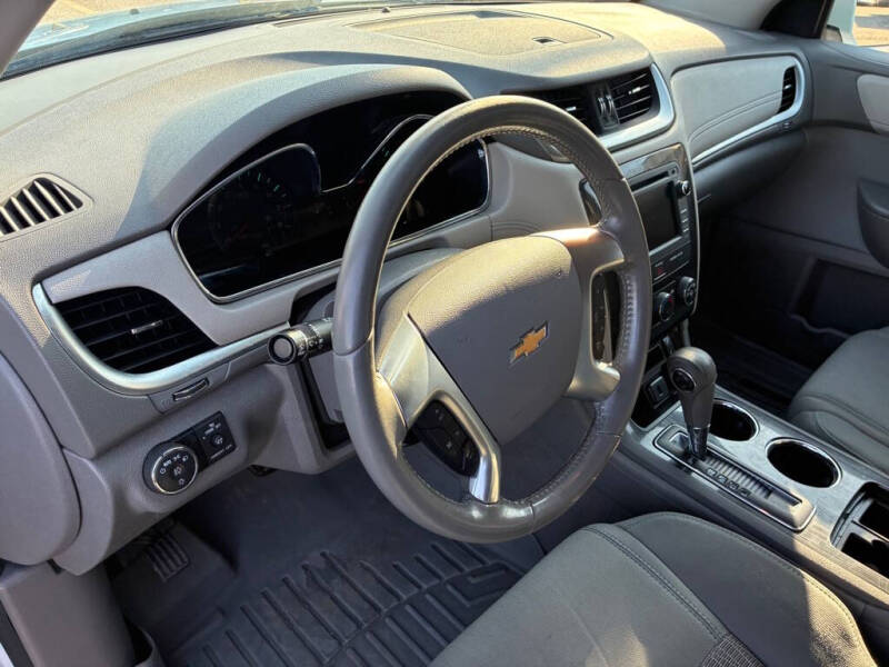 2017 Chevrolet Traverse LT