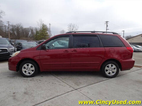 2004 Toyota Sienna LE 8 Passenger
