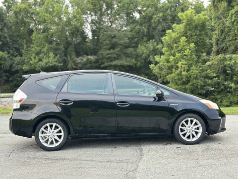 2013 Toyota Prius v Five