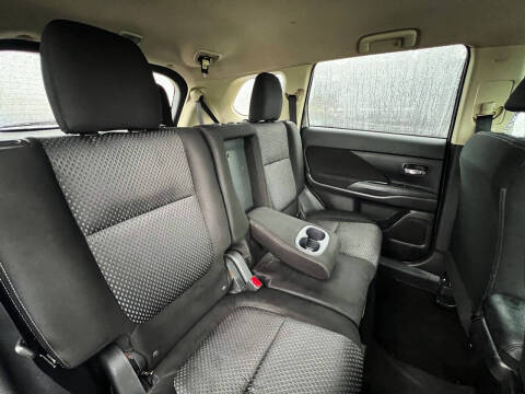 2018 Mitsubishi Outlander ES