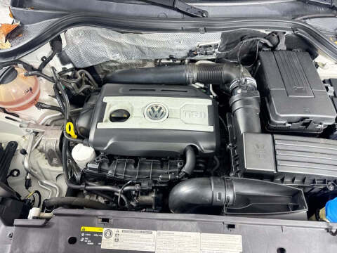 2017 Volkswagen Tiguan 2.0T Limited S 4Motion