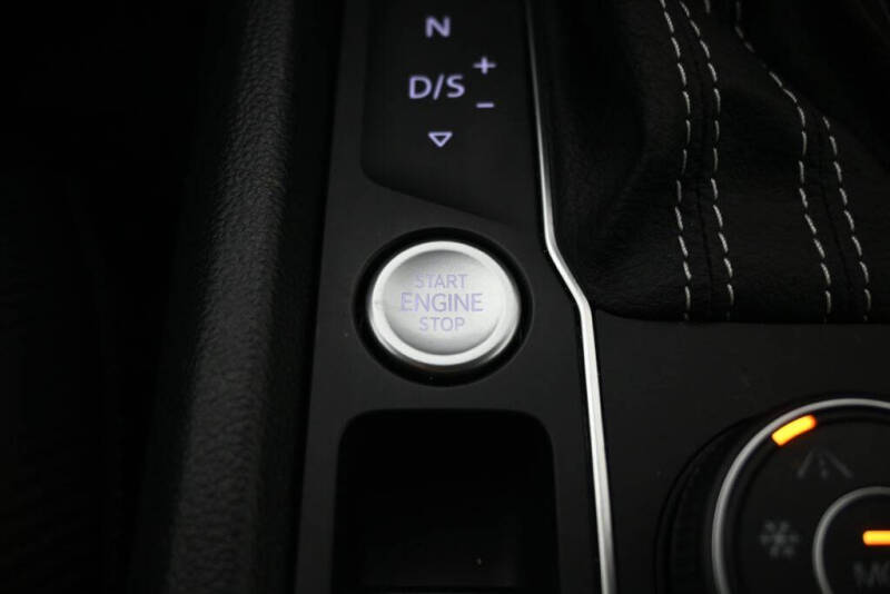 2023 Volkswagen Atlas Cross Sport V6 SEL R-Line Black 4Motion