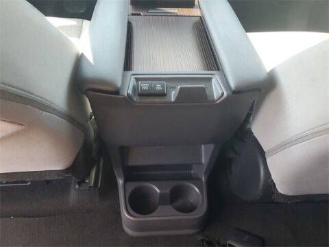 2022 Toyota Sienna LE 8-Passenger