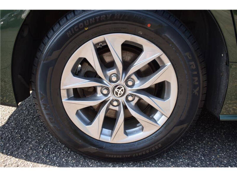 2021 Toyota Sienna LE 8-Passenger