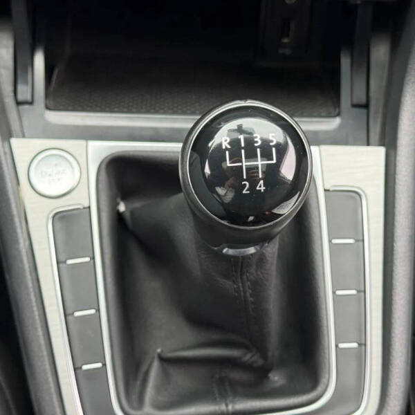 2017 Volkswagen Golf TSI Wolfsburg Edition