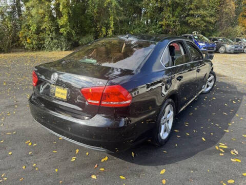 2014 Volkswagen Passat 1.8T S PZEV