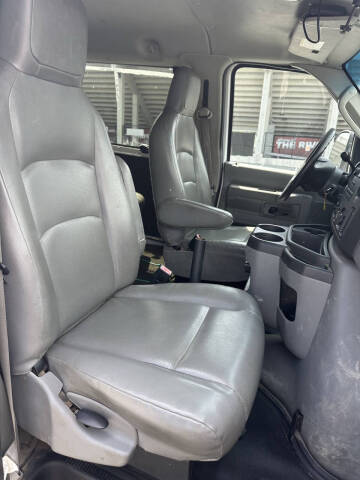 2012 Ford E-Series E-350 SD
