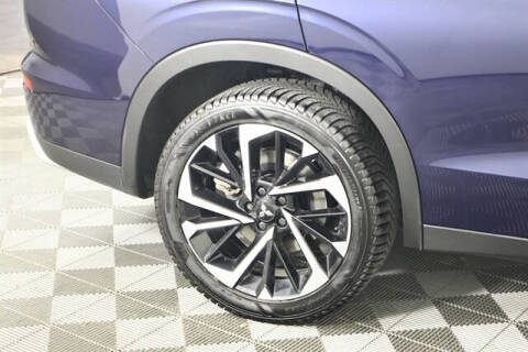 2023 Mitsubishi Outlander SE