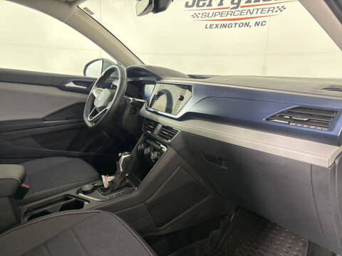 2024 Volkswagen Taos SE 4Motion