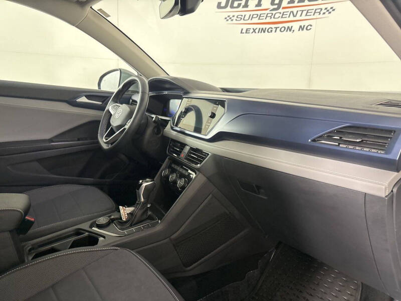 2024 Volkswagen Taos SE 4Motion