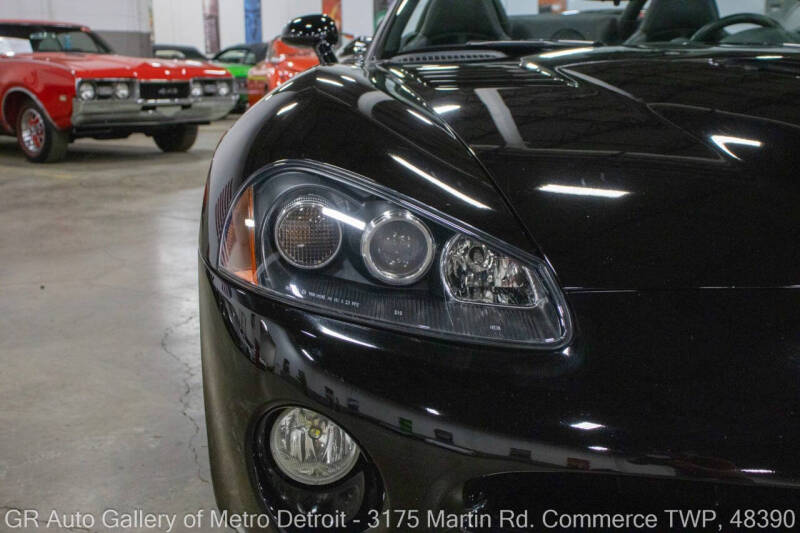 2004 Dodge Viper SRT-10