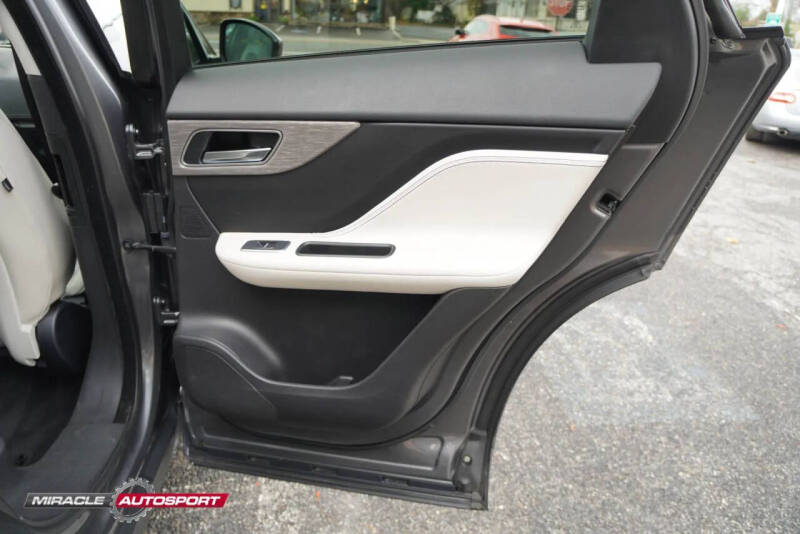 2018 Jaguar F-PACE S