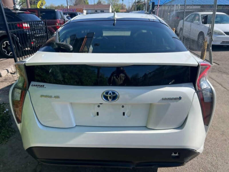 2016 Toyota Prius Two