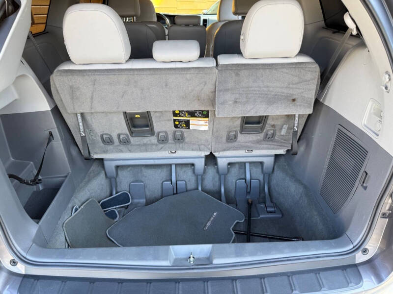 2018 Toyota Sienna XLE Premium 8-Passenger