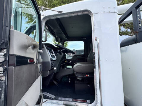 2014 Kenworth T4 Series