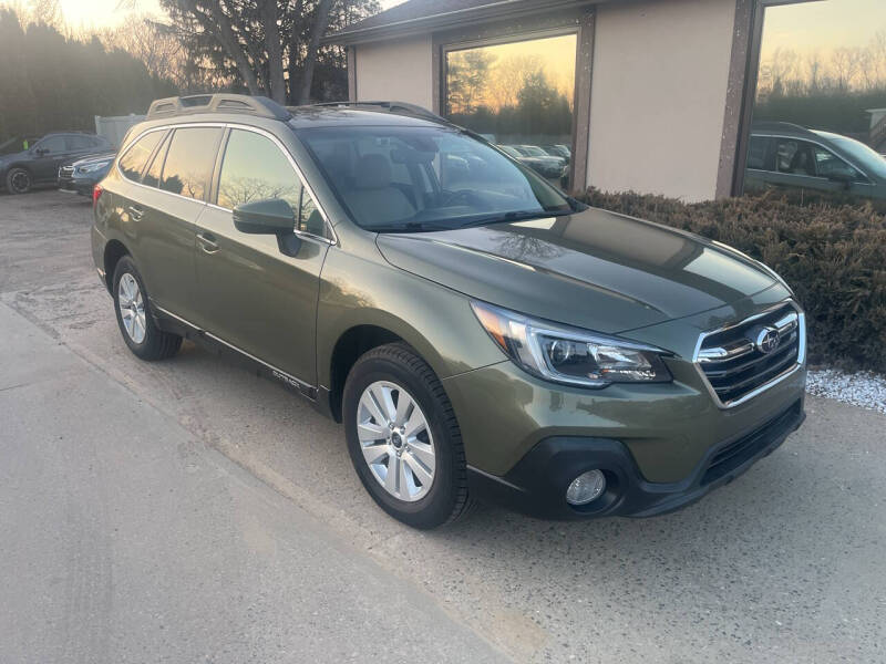 2019 Subaru Outback Premium's photo