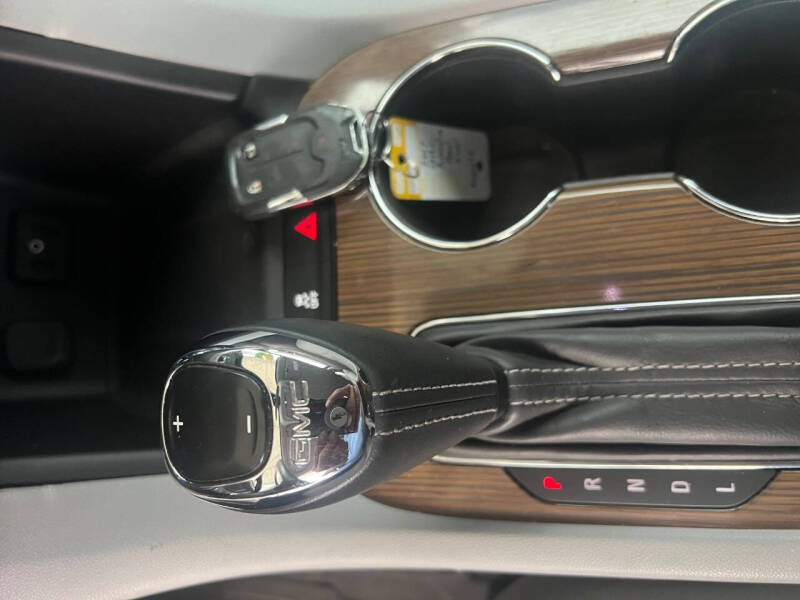 2017 GMC Acadia SLE-1