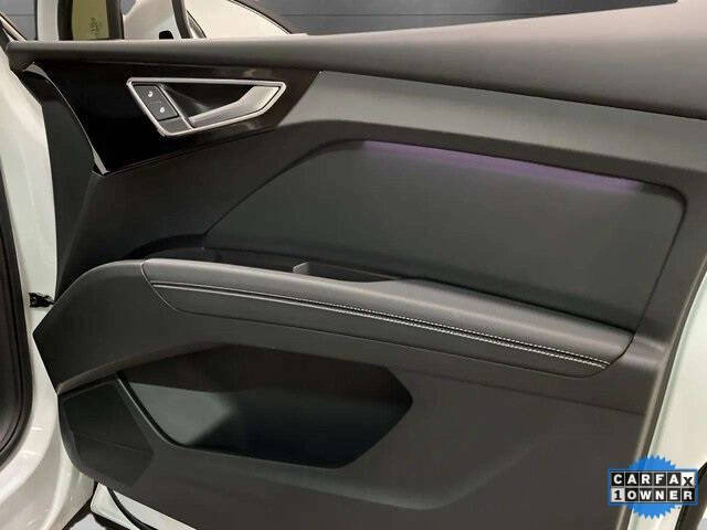 2024 Audi Q4 e-tron quattro Premium Plus 50