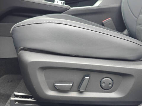 2025 Mitsubishi Outlander PHEV SE