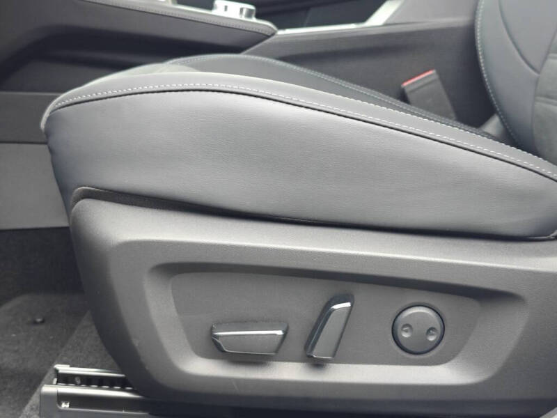 2025 Mitsubishi Outlander PHEV SE