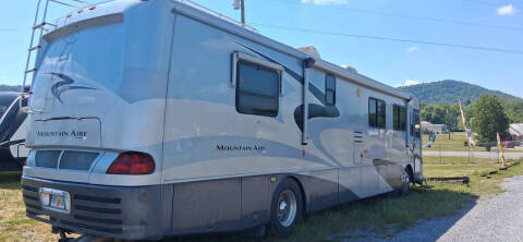 2003 Freightliner XC Chassis
