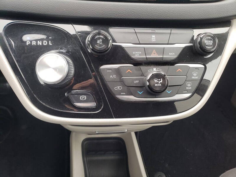 2017 Chrysler Pacifica Touring