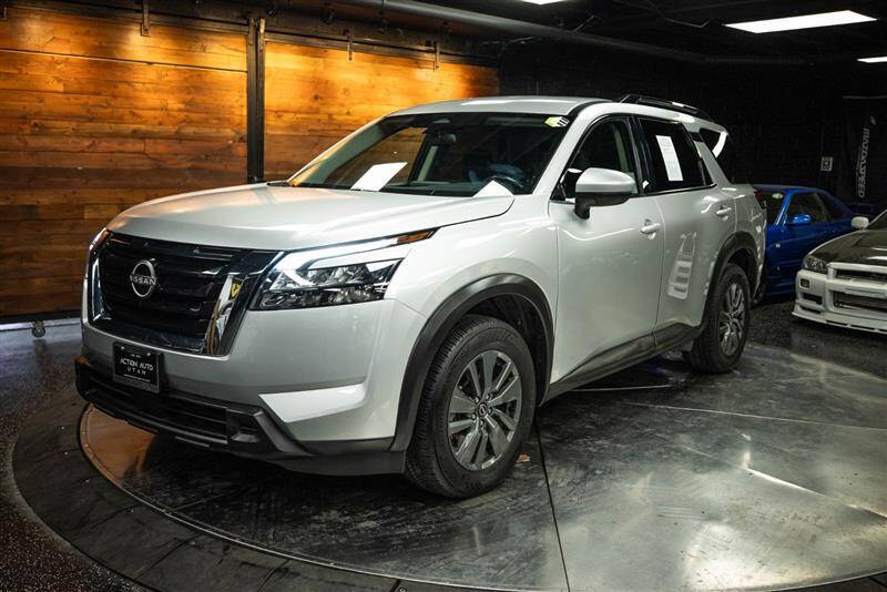 2023 Nissan Pathfinder SV