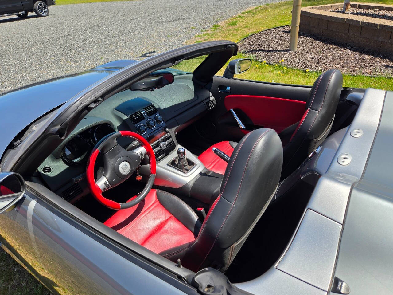 2007 Saturn SKY 77