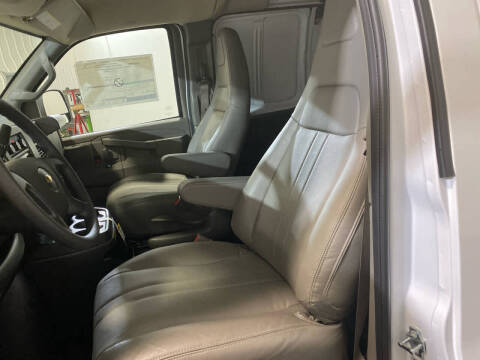 2025 Chevrolet Express 2500