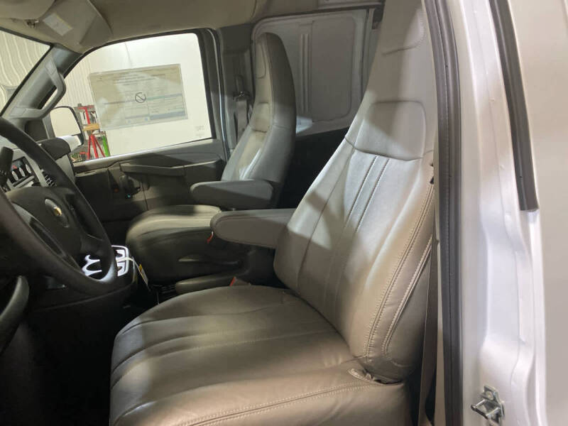 2025 Chevrolet Express 2500