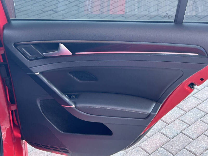 2015 Volkswagen Golf R 4Motion