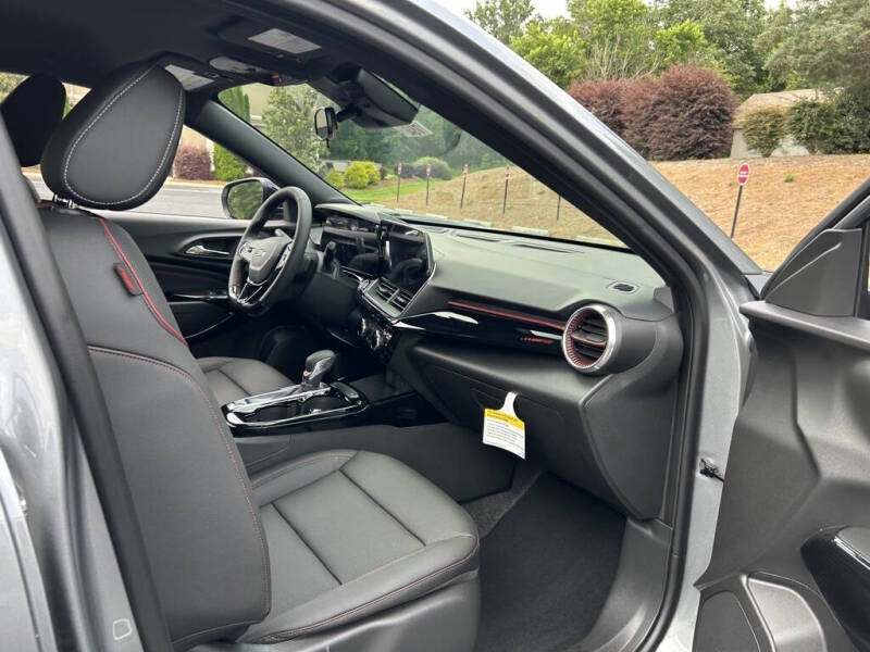 2025 Chevrolet Trax RS