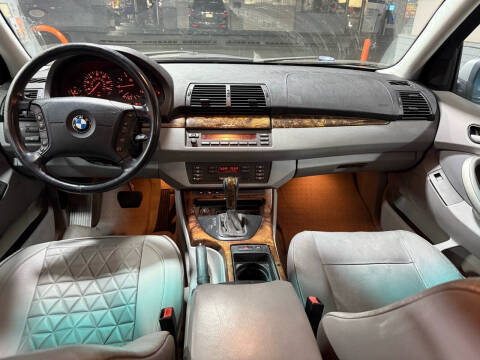 2003 BMW X5 3.0i