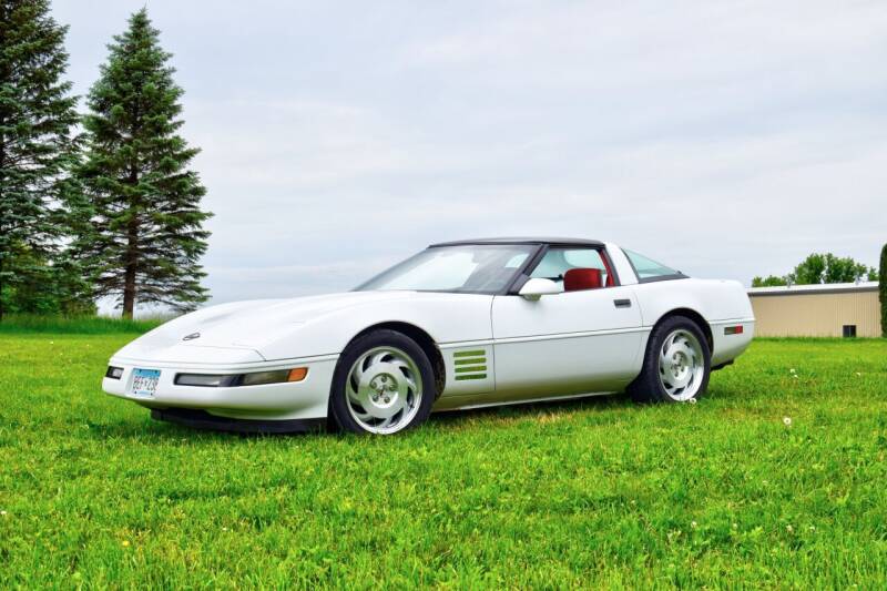 1992 Chevrolet Corvette for sale at Hooked On Classics in Watertown MN