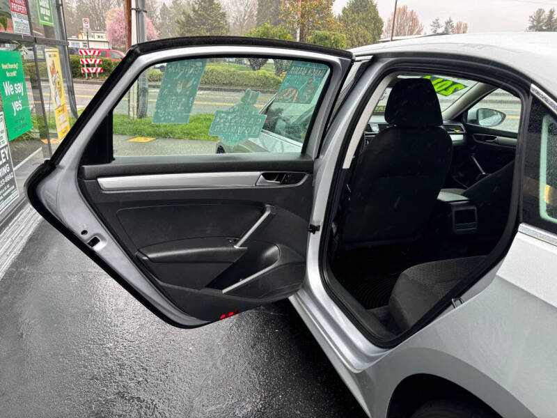 2016 Volkswagen Passat 1.8T S