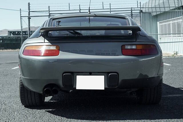 1988 Porsche 928 S4
