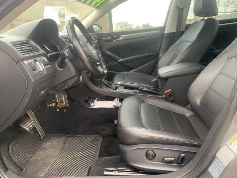 2017 Volkswagen Passat 1.8T R-Line