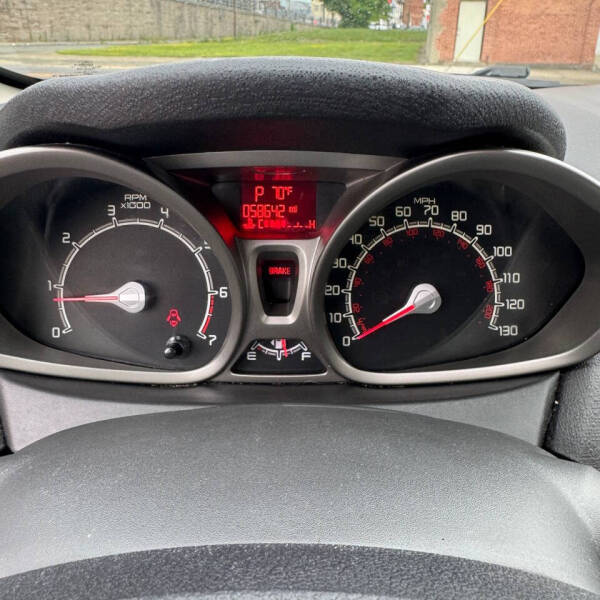 2013 Ford Fiesta SE
