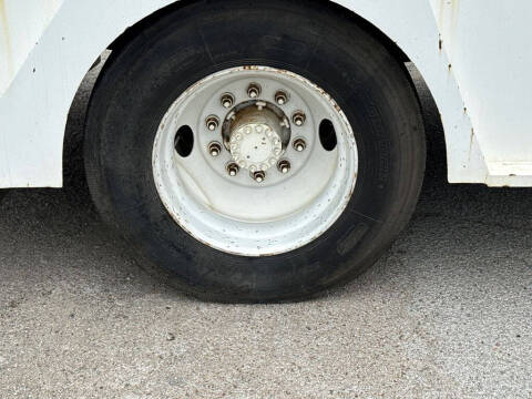 2000 Chevrolet C7500