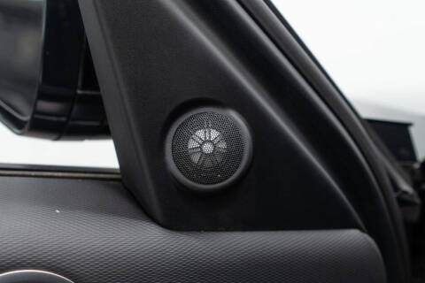 2023 Land Rover Discovery P300 S R-Dynamic