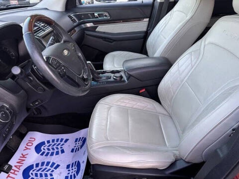2017 Ford Explorer Platinum