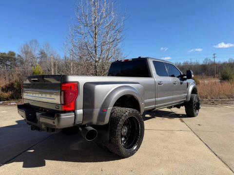 2022 Ford F-450 Super Duty Platinum