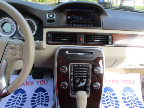 2012 Volvo XC70 T6 Premier Plus