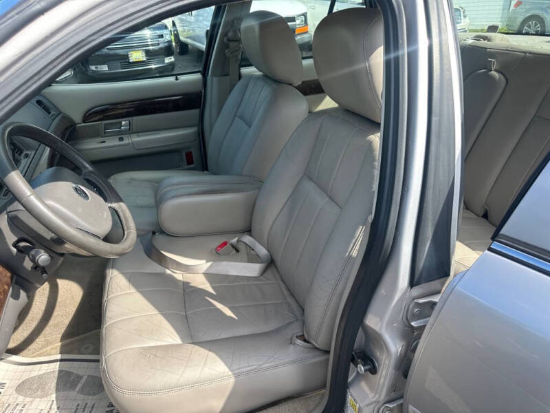 2011 Mercury Grand Marquis LS