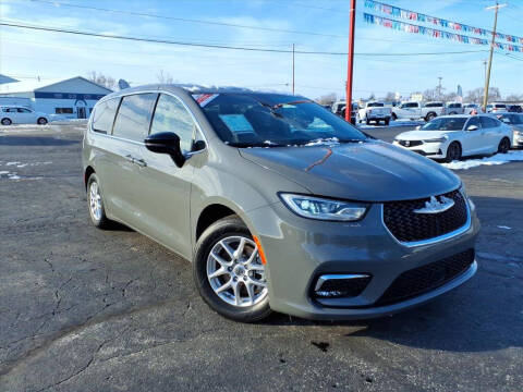 2025 Chrysler Pacifica Select